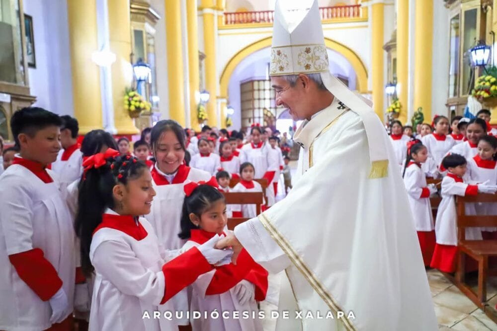 El Papa León XIV acepta la renuncia de Mons. Víctor Sánchez y nombra a Mons. Jorge Carlos Patrón como nuevo Arzobispo de Puebla