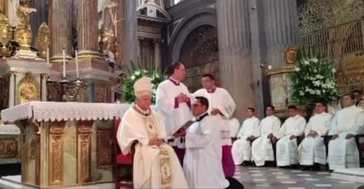 Nuevos sacerdotes para Puebla: Mons. Víctor Sánchez preside la ordenación de 10 presbíteros