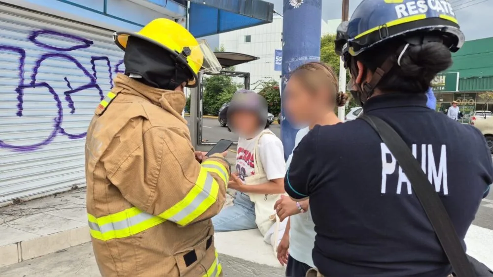 ​Atiende Protección Civil Estatal a lesionada tras incidente vial en la colonia Amor