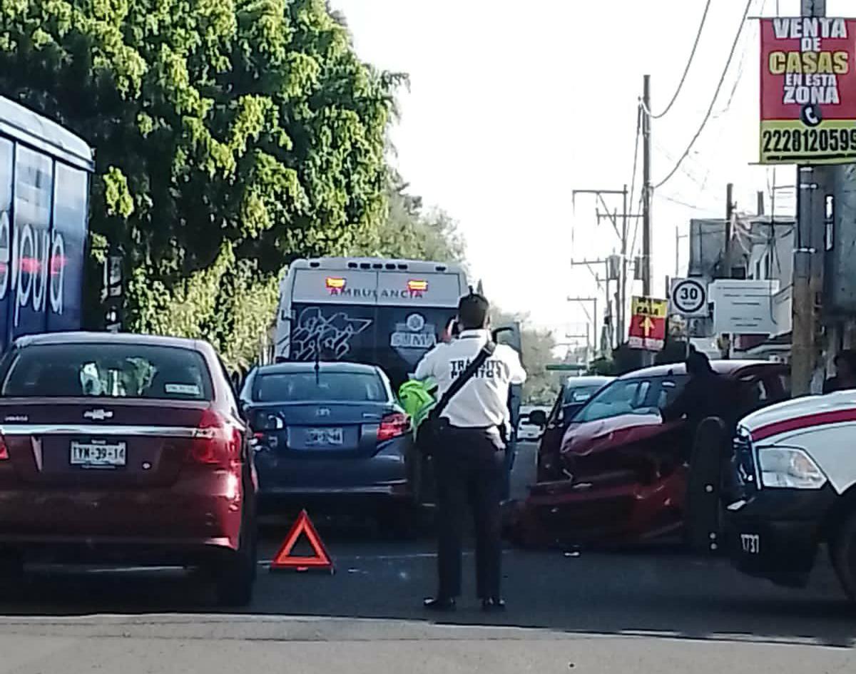 Se registra fuerte accidente entre dos particulares en San Manuel