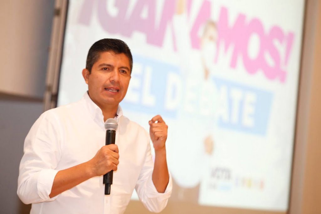 Gana Eduardo Rivera debate rumbo a alcaldía de Puebla