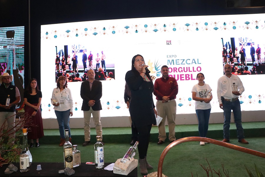 Supera expectativas “Expo Mezcal Orgullo Puebla”; seguirá respaldo a productores: Altamirano