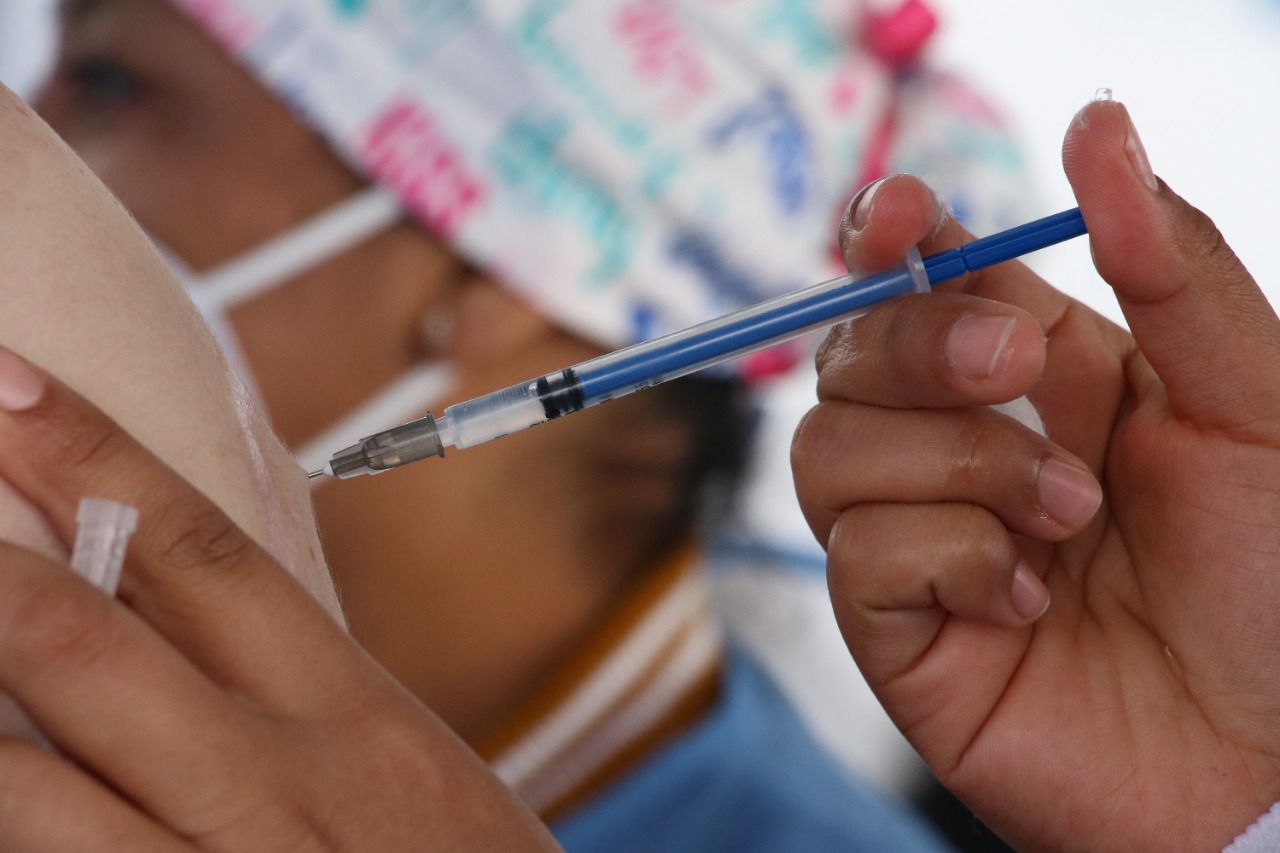 Cuenta ISSSTEP con vacuna contra influenza para derechohabientes