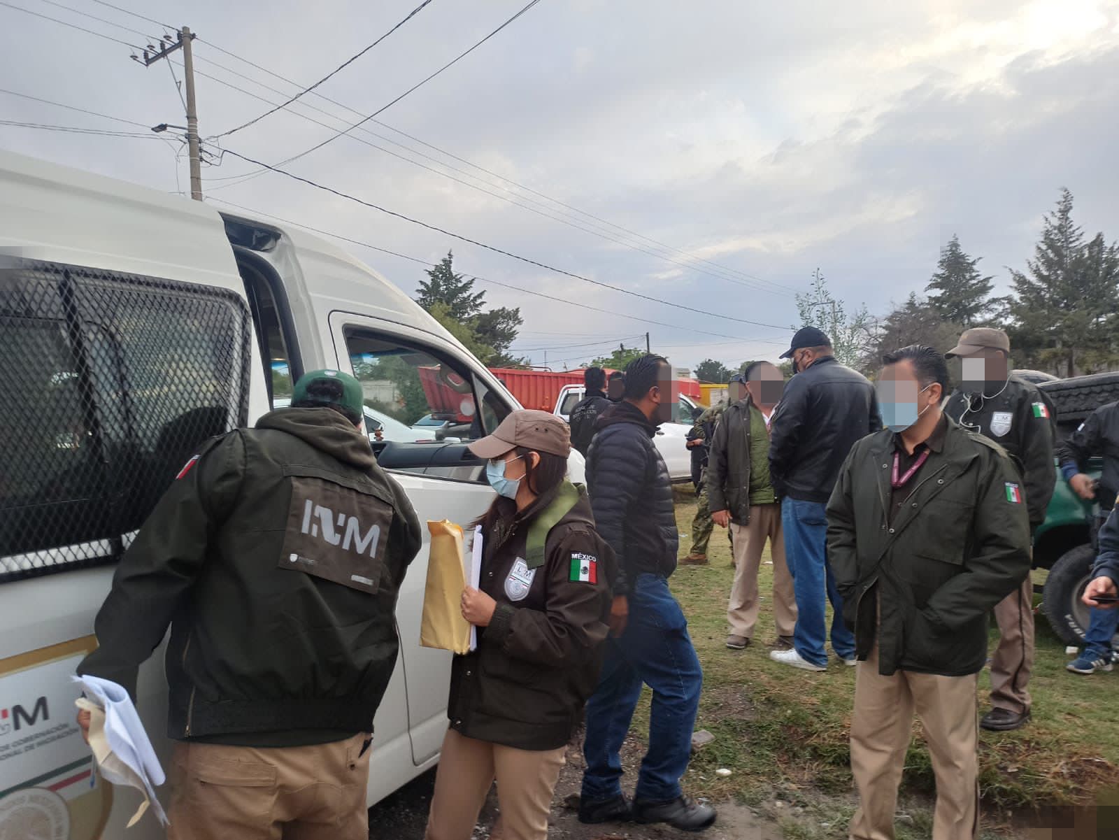 Rescata INM a 379 personas migrantes en Acajete