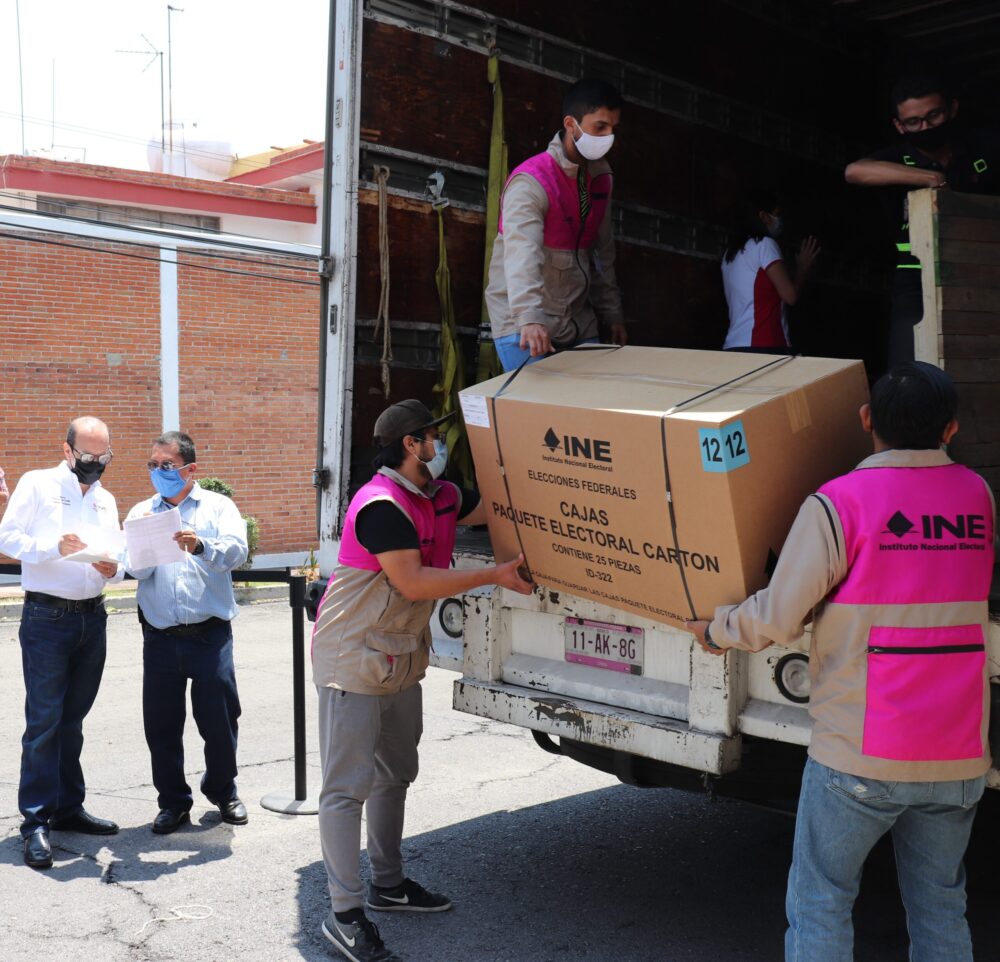 Recibe INE Puebla boletas federales y material con custodio para las elecciones del 6 de Junio