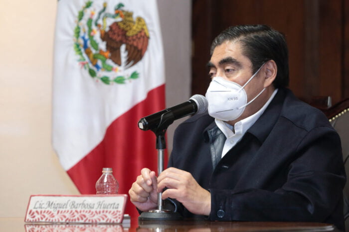 Advierte Barbosa que será implacable contra aquellas personas que lucren con vacunas
