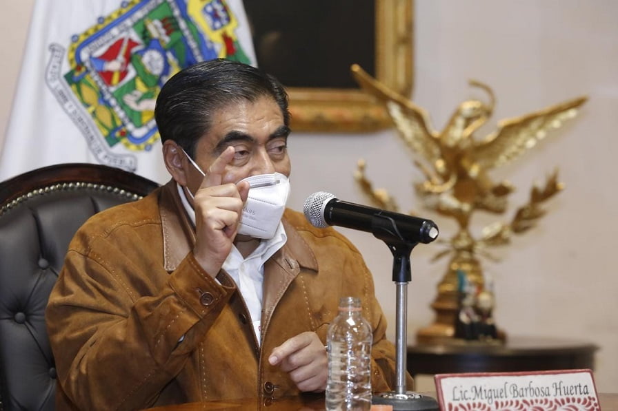 Exhorta Barbosa a ediles para que prohíban apertura de antros y bares en Puebla 