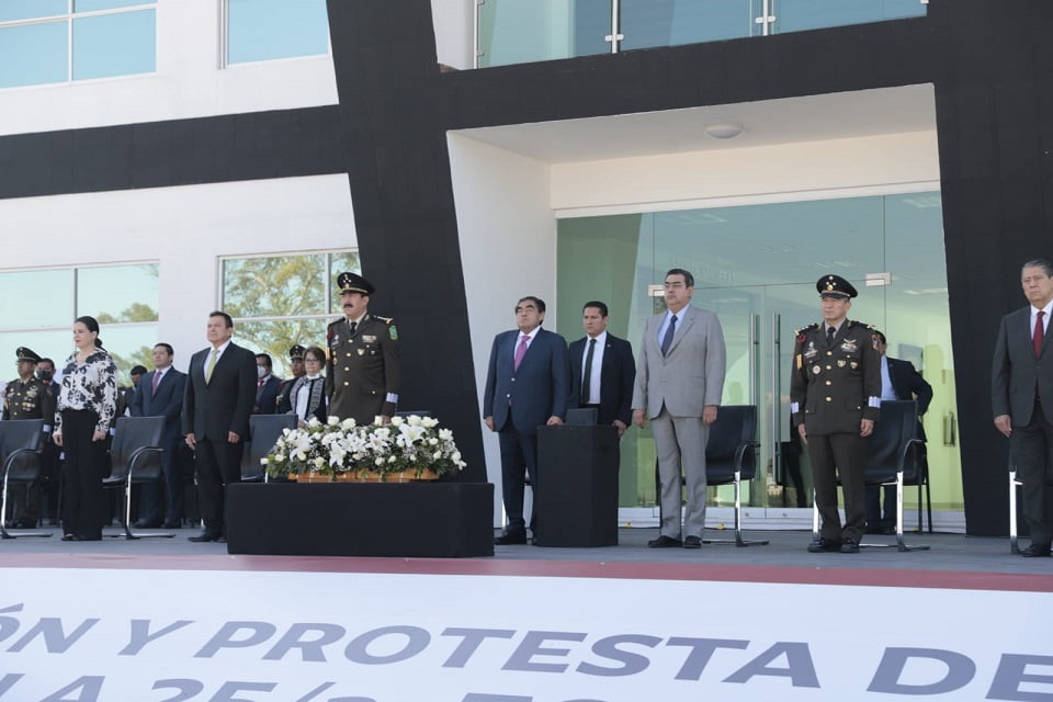 Ofrece Barbosa trabajo coordinado con José Martín Luna, nuevo comandante de Sedena en Puebla