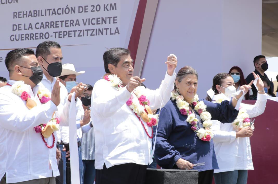 Inaugura Barbosa rehabilitación de carretera Coxcatlán- El Tepeyac, con inversión de 130 mdp