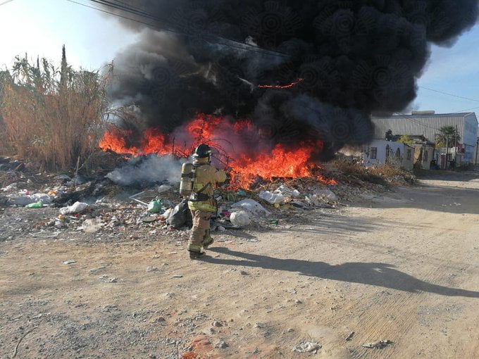 Reportan incendio en la colonia Lomas de Castillotla