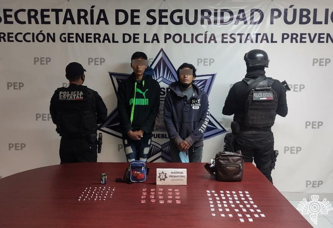 Policía Estatal detiene a dos presuntos distribuidores de droga en Cuautlancingo