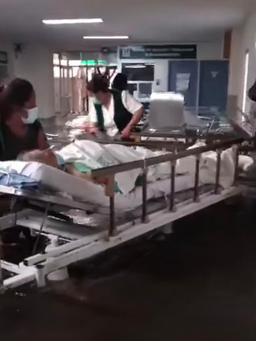 Pacientes de hospital del IMSS mueren por corte energía debido a inundaciones en Tula