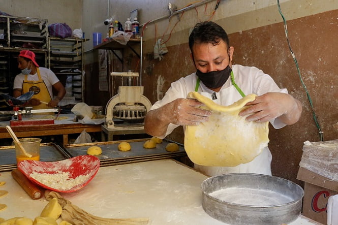 Panaderos de Puebla en vilo por aumentos en el trigo e insumos