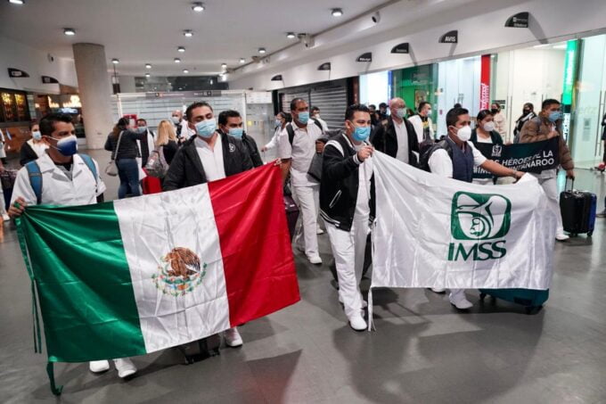 Personal médico y de enfermería del IMSS arriban a CDMX para atender pacientes Covid19