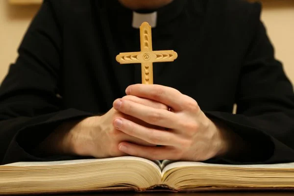Suman 30 sacerdotes fallecidos en Puebla durante 2020; la mayoría por Covid-19