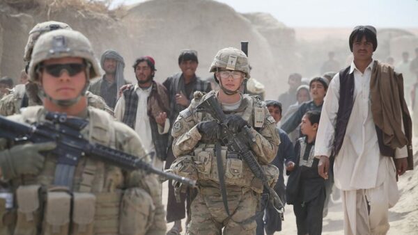 Joe Biden ordena retiro de tropas en Afganistán